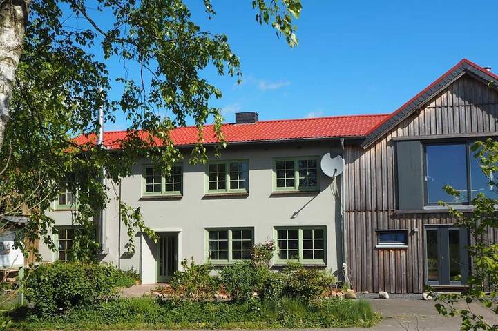 Ferienwohnung für 4 Personen, mit Balkon und Garten sowie Sauna - 1