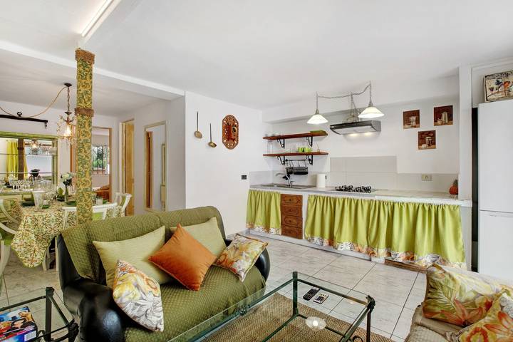 Apartamento entero, Apartamento vacacional "Jardín Del Sol planta baja" con terrazas privadas, jardín privado y Wi-Fi in Guayonje, Tacoronte