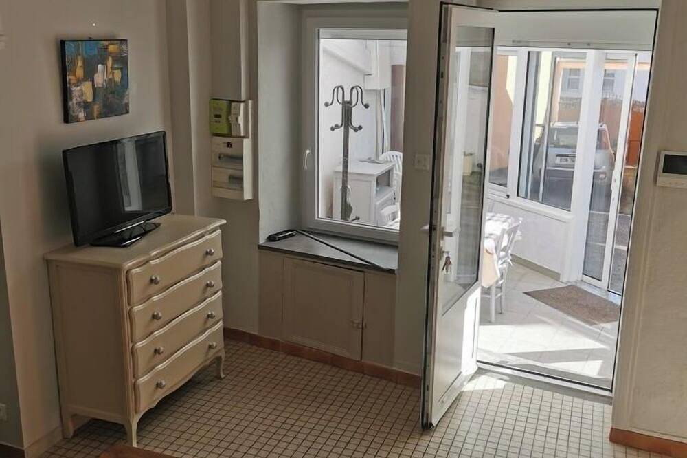 Appartement entier, Appartement avec parking à 5mn du Zénith. Animaux de compagnie acceptés. in Cournon-d'Auvergne, Massif central