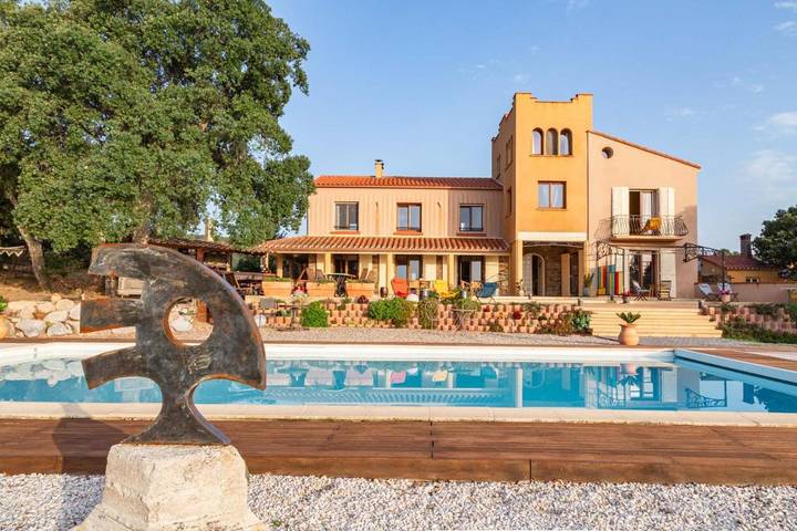 Chambre d’hôte pour 2 personnes, avec piscine et terrasse ainsi que vue et jardin à OMS (homonymie)
