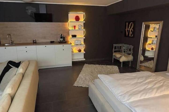 Appartamento intero, Cozy basement apartment with excellent connections to Frankfurt in Bergen-Enkheim, Francoforte