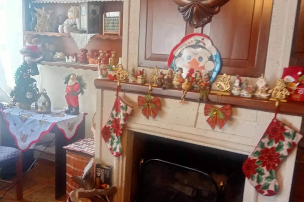 Apartamento entero, Ρετιρέ μεγάλο 3 δωμάτια.καθιστικό με βεράντα αγ. Κωσταντίνος με θέα το Πήλιο in Volos, Magnisia