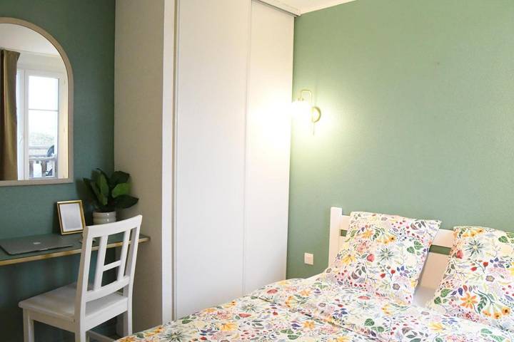 Gîte pour 4 personnes, avec piscine ainsi que jardin et sauna à Levernois - 2