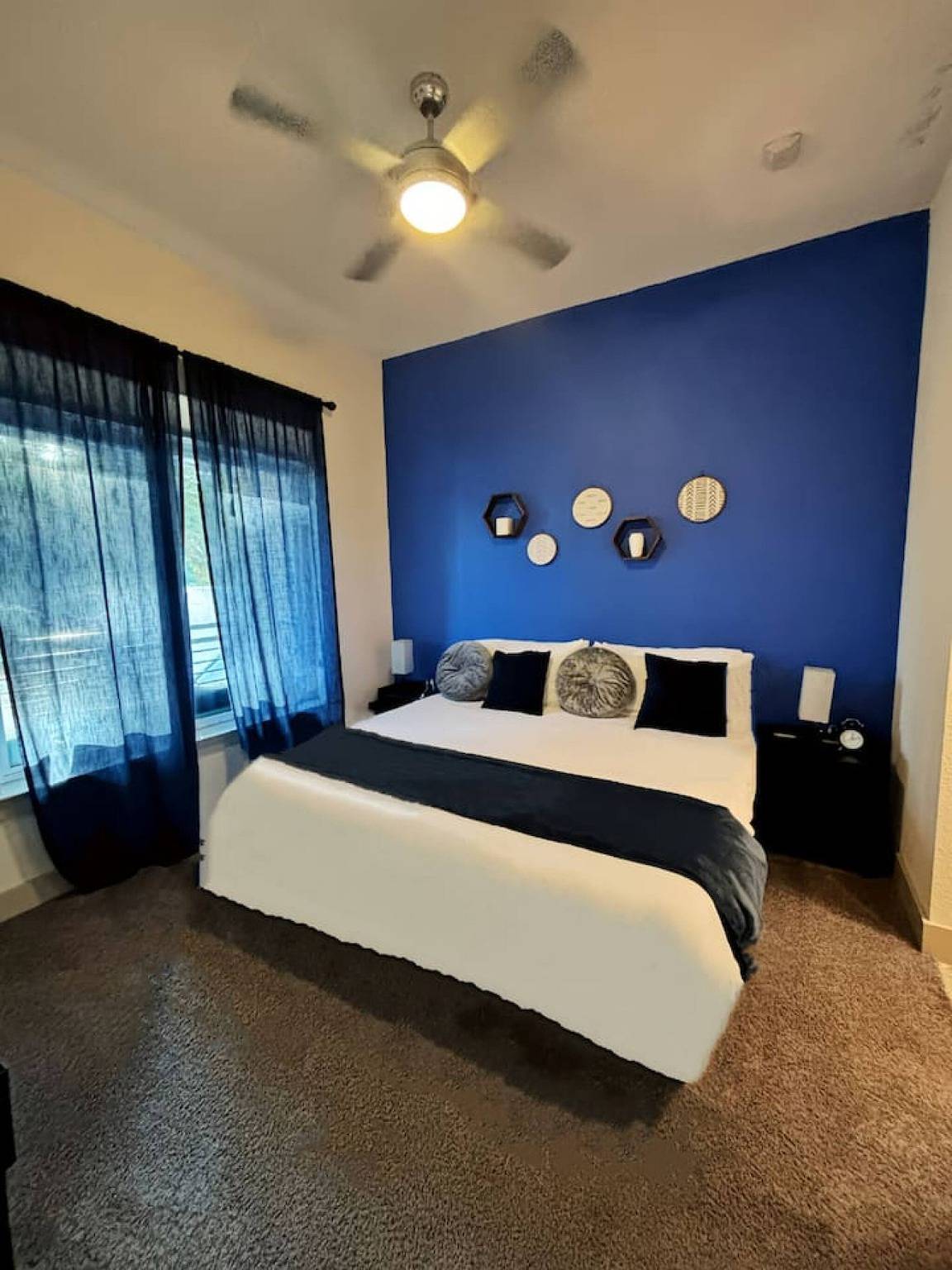 Apartamento vacacional entero, Piscina Riverwalk Luxury Haven, estacionamiento gratuito in San Antonio, Condado de Bexar