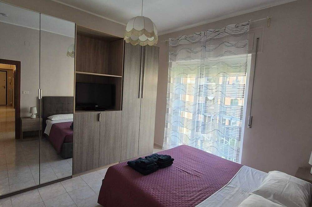 Apartamento entero, House Agnese in Ostia, Roma