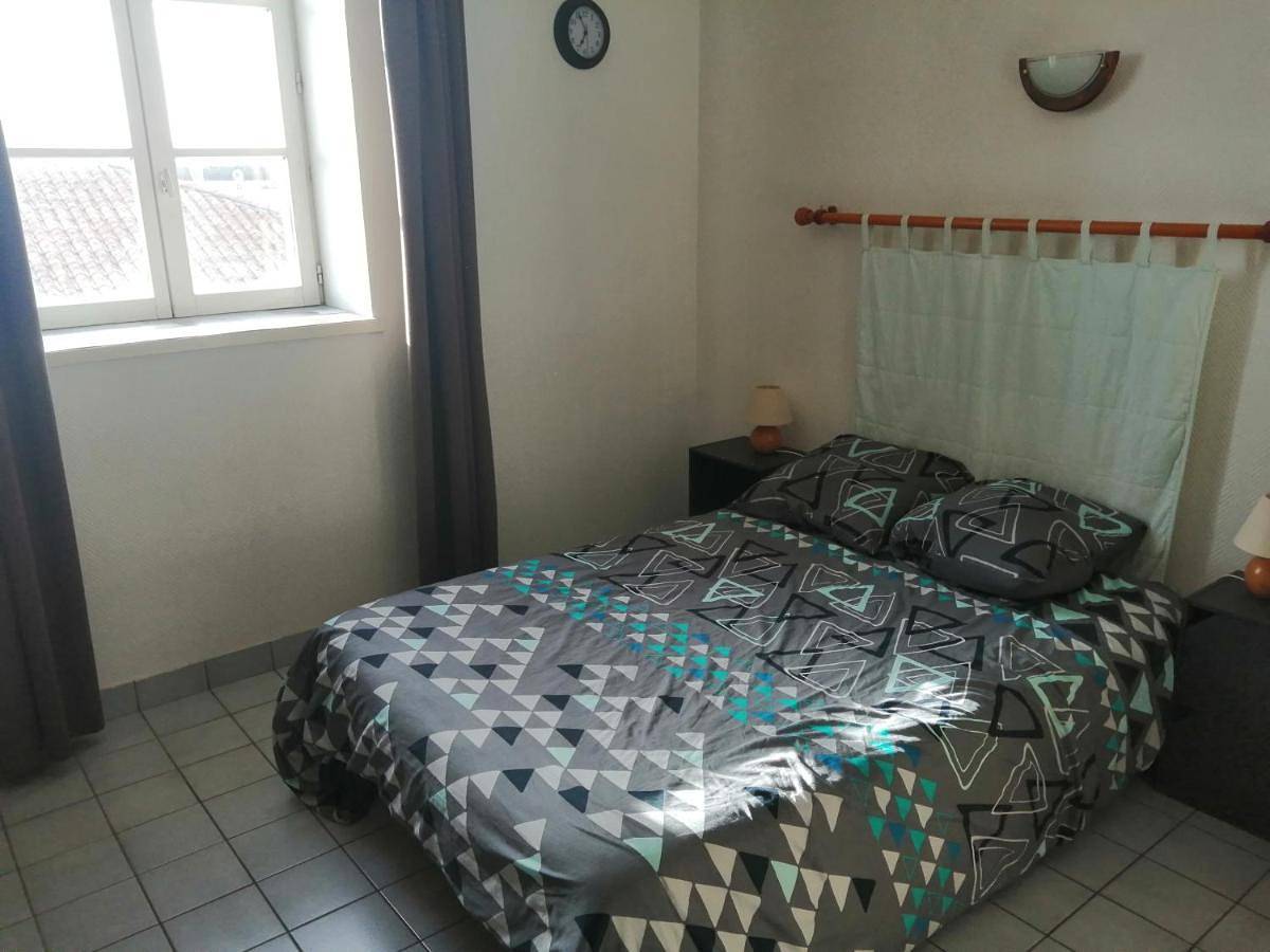 Double Room with Private Bathroom in Rochefort, Région de Rochefort