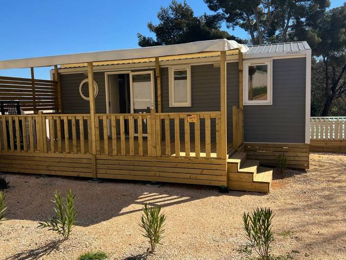Camping pour 6 personnes, avec Terrasse et Piscine à La Seyne-sur-Mer