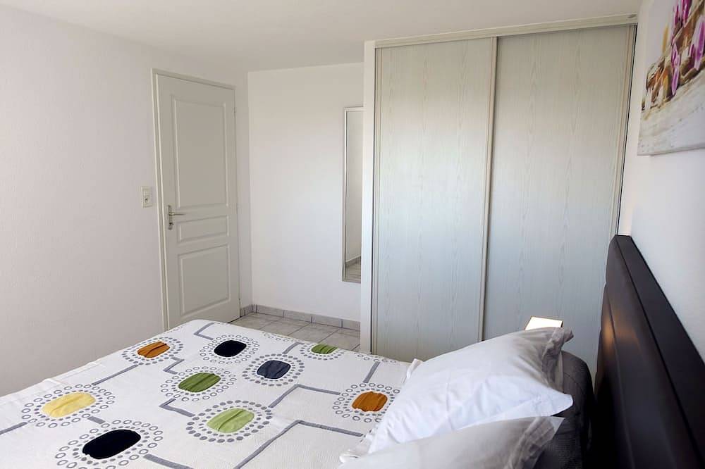 Appartement entier, Appartement 60m² dans villa avec vue sur lac, entrée et terrasse indépendante in Clairvaux-les-Lacs, Jura Francais