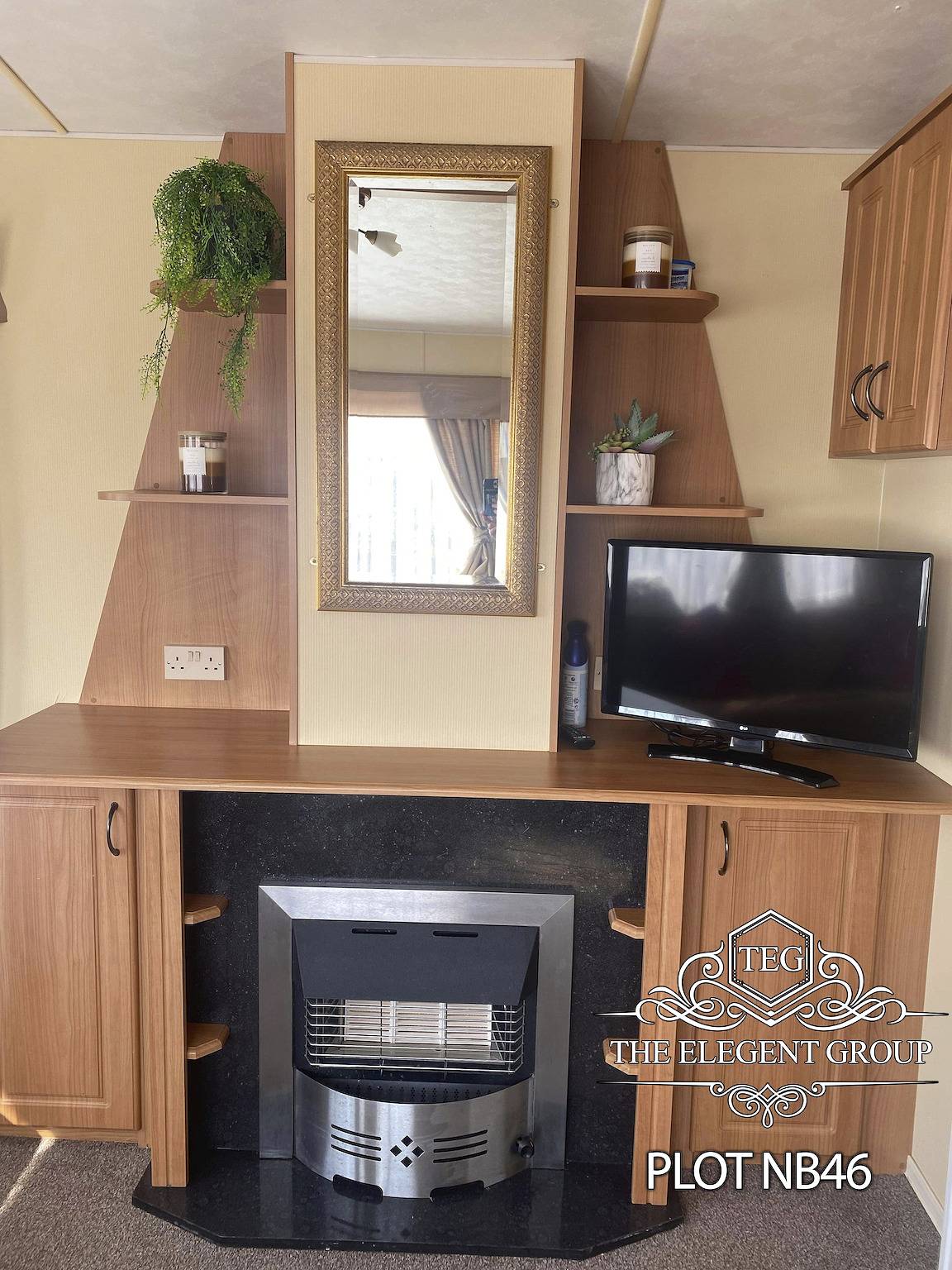 Spacious 8-Berth Family Caravan with Free Wifi & Sky Tv in Ingoldmells, Lincolnshire