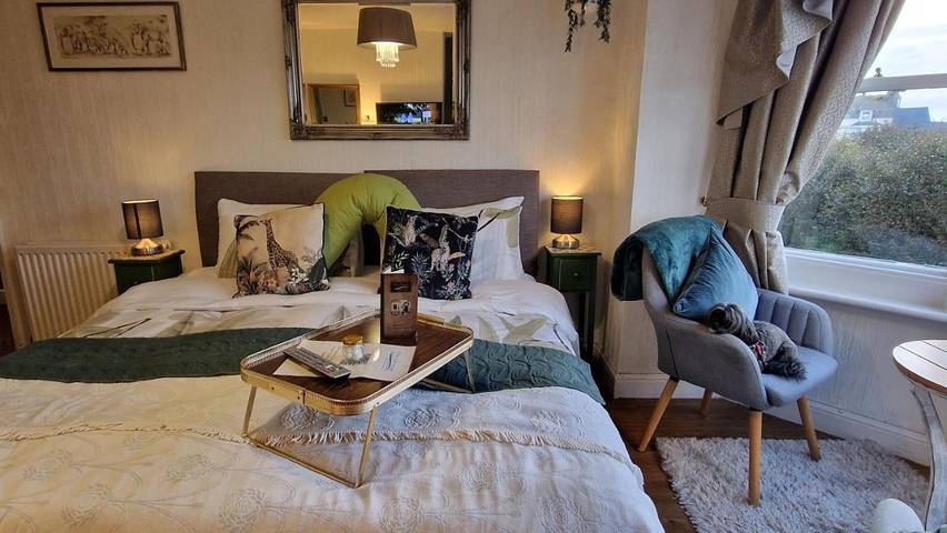 Bed and breakfast for 2 people, with view and garden in Dorset