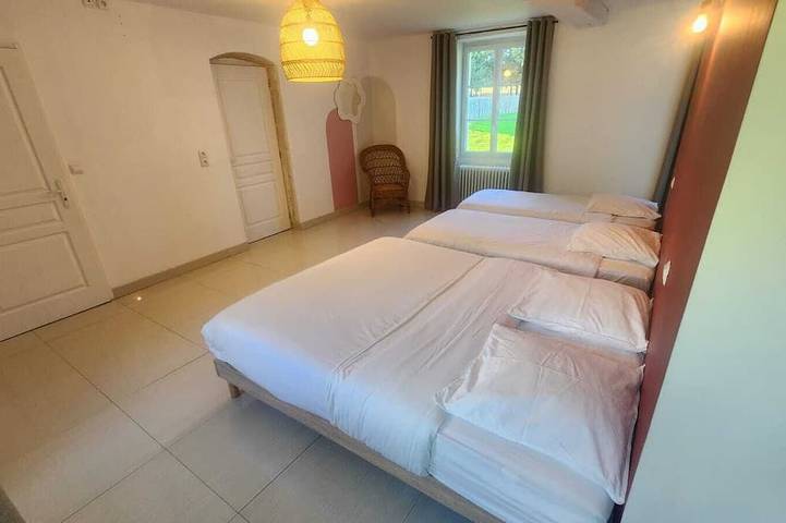 Location de vacances pour 6 personnes, avec piscine ainsi que jacuzzi et jardin dans Saint-Médard (Indre) - 4