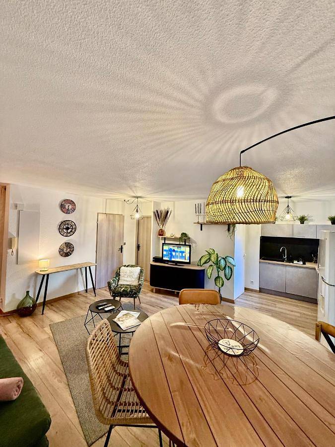 Gîte pour 4 personnes, avec terrasse dans Salle De L Etoile Chateaurenard