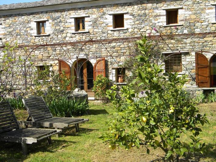 Location de vacances pour 3 personnes, avec piscine ainsi que jardin et vue, animaux acceptés à Patrimonio - 4