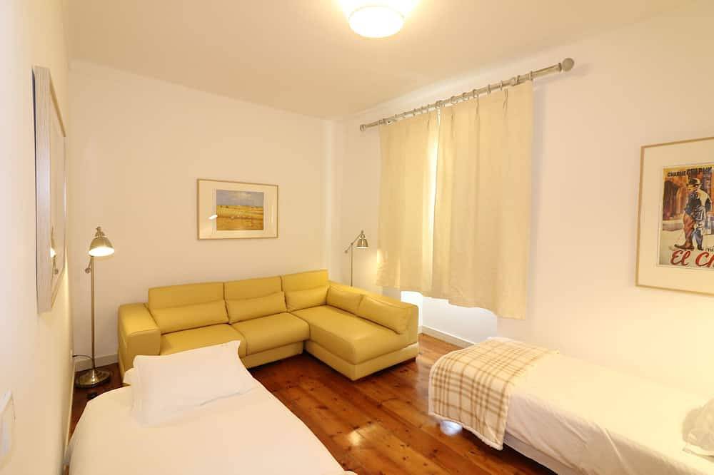 Charming house w/ pool, 30 min away from the Lisbon airport. in Alenquer, Distrito de Lisboa