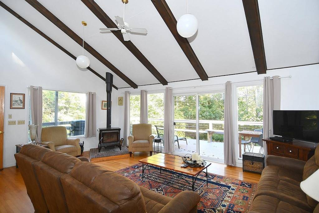 Serendipity! 5-Zimmer-Hütte w / Whirlpool Eingebettet in die Coolfont Bergabhang in Blue Ridge Mountains