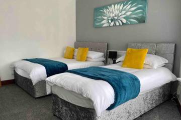 Gîte pour 7 personnes, avec balcon à Swansea