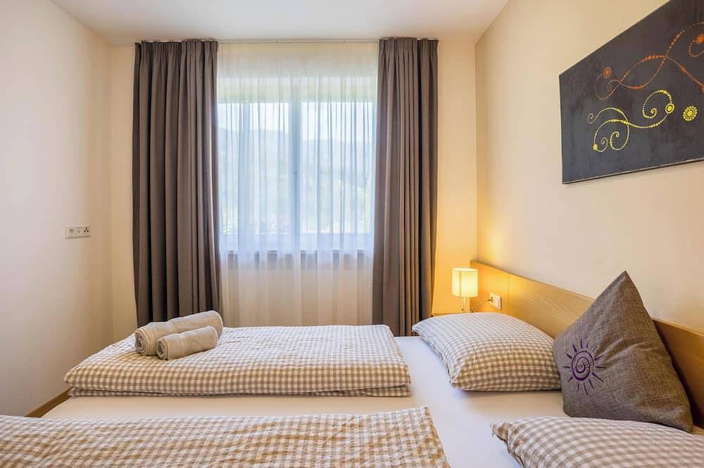 Ganze Wohnung, Apartment 'Kronsun Freude' mit Bergblick, privater Terrasse und Wlan in Percha, Kronplatz