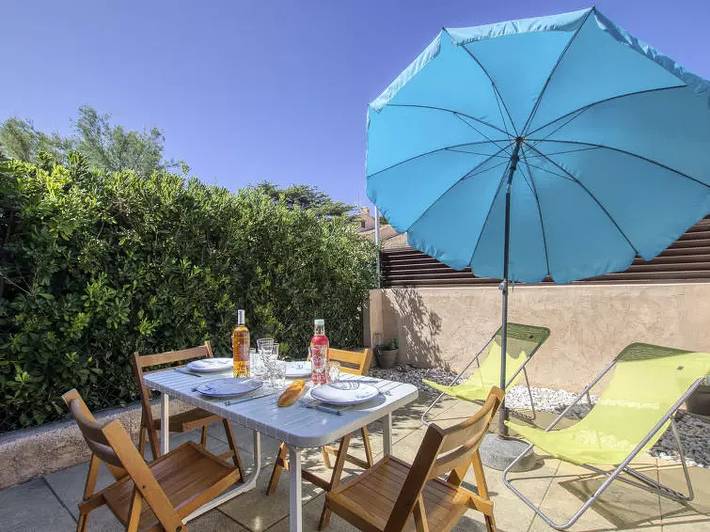 Gîte pour 4 personnes, avec terrasse dans Plage de Saint-Cyr sur Mer Les Lecques - 2