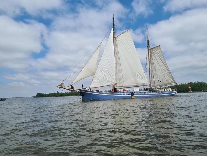 B&b voor 4 personen, with Terras and Whirlpool as well as Zwembad and Uitzicht op het meer in Kampen