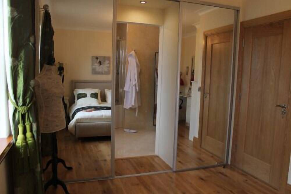Luxuriöse, neu erbaute Ferienwohnung an der Westküste Irlands in County Clare