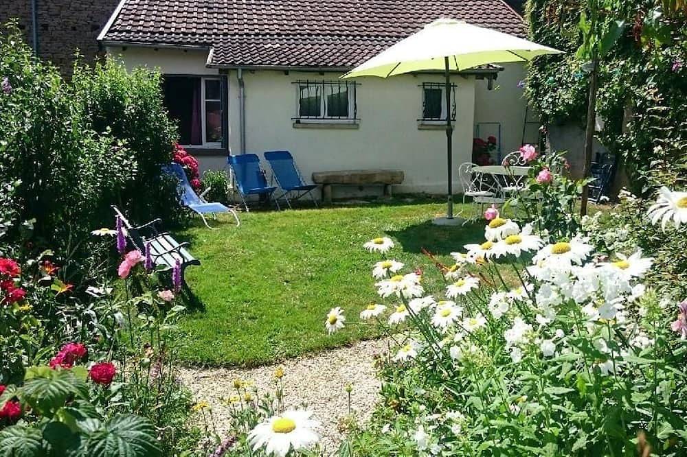 Gîte Les Glycines - Calme avec wifi et animaux admis in Faverney - Amance, Haute-Saône