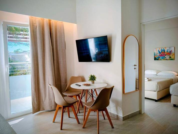 Appartement de vacances pour 5 personnes, avec Balcon et Terrasse ainsi que Jardin et Piscine
