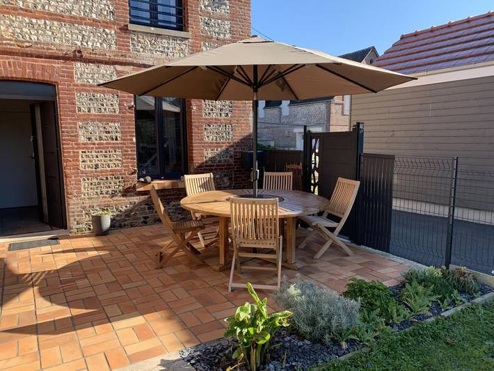 Gîte pour 7 personnes, avec jardin et terrasse, animaux acceptés à Saint-Vaast-d'Équiqueville