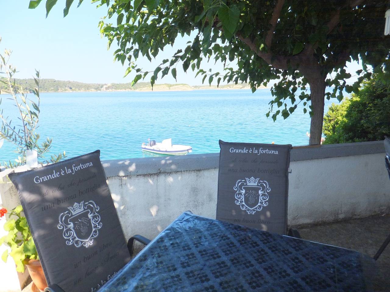Ganze Wohnung, 1-Zimmer-Ferienwohnung am Strand Supetarska Draga - Gornja, Rab A-5054-f in Lopar, Rab