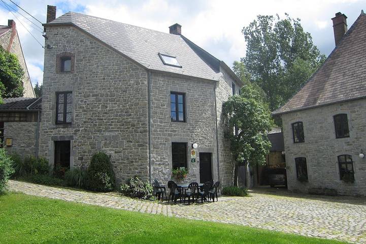 Location de vacances pour 6 personnes, avec balcon et jardin, animaux acceptés dans Treignes