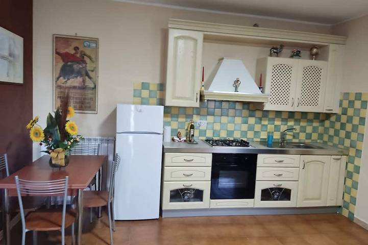 Ganze Wohnung, Cozy apartment within walking distance of downtown in Frosinone, Frosinone Provinz