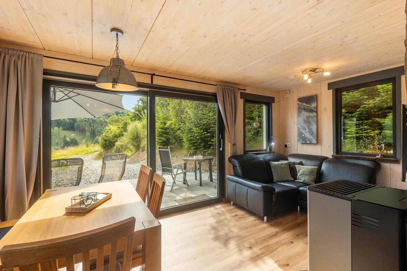 Ferienhaus 'Traumblick' mit Bergblick, privater Terrasse und Wi-Fi in Lennestadt, Sauerland