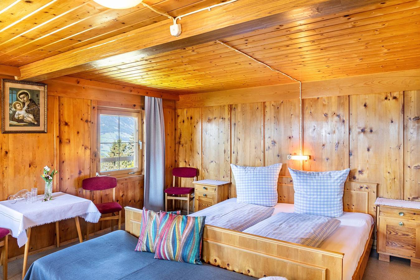 Dreibettzimmer mit Ausblick in Stummerberg, Ski-Optimal Hochzillertal
