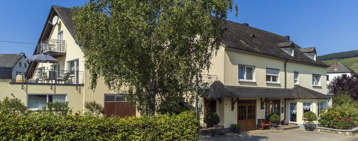 Ferienwohnung für 2 Personen, mit Garten und Terrasse in Köwerich