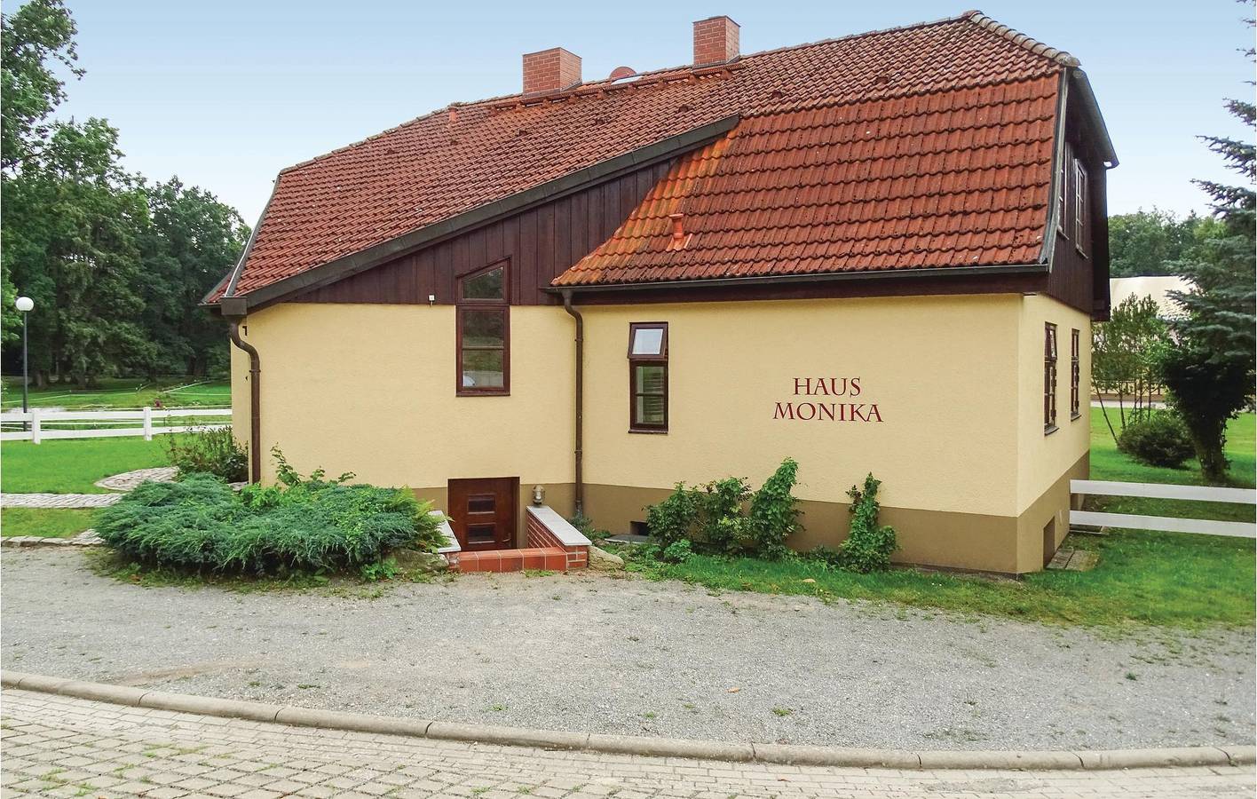 Gemütliche Wohnung mit Terrasse, Parkplatz und Internet in Kuhlen-Wendorf, Ludwigslust-Parchim