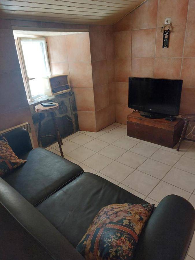 Location de vacances pour 2 personnes, avec terrasse à Le Béage