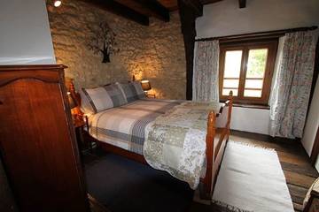 Gîte pour 4 personnes, avec jardin à Puybrun