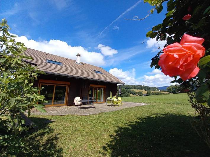 Gîte pour 8 personnes, avec vue et jardin à Marcellaz-Albanais