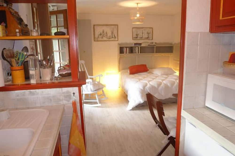 Accommodation in a farmhouse for 1 to 4 people in Le Tignet, Cannes region