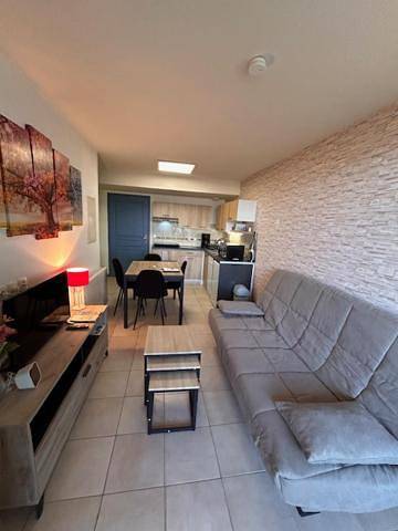 Gîte pour 4 personnes, avec piscine ainsi que jardin et sauna, animaux acceptés à Levernois - 3