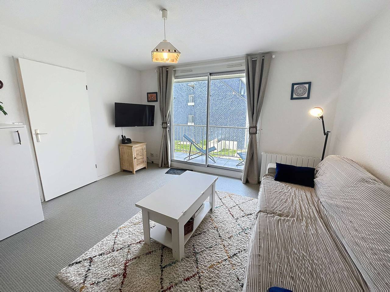 Appartement entier, Appartement 1 chambre avec wifi et parking, 4 couchages in Jullouville, Côte de la Déroute