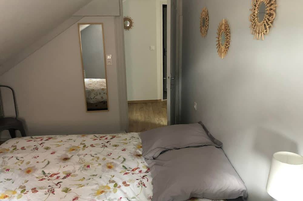 House 7 people - 3 bedrooms - Montbard center - \"Chez Delphine et Guillaume\" (\"Delphine and Guillaume\") in Montbard, Región de Montbard