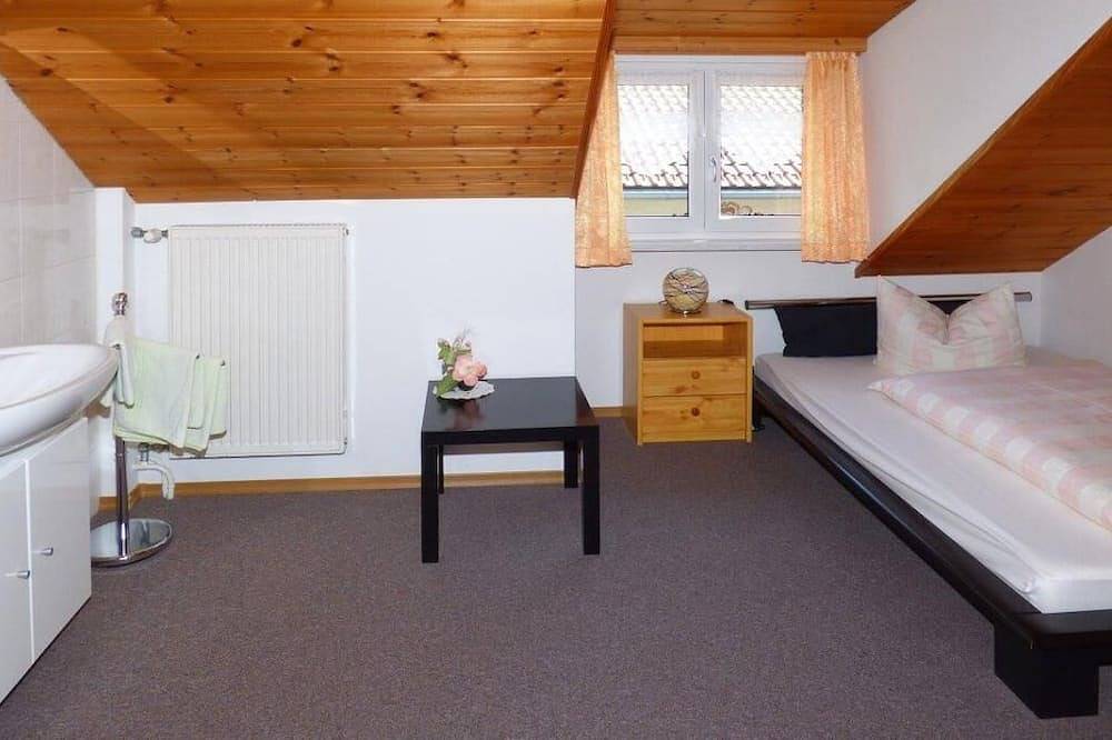 Apartamento inteiro, Fw No. 4 | Apartamento com sala para crianças e cozinha in Lindberg, Baviera Oriental