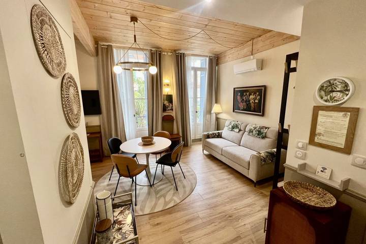 Estudio entero, "Mediterranean elegance" in the city center in Hyeres, Parque nacional Port-Cros