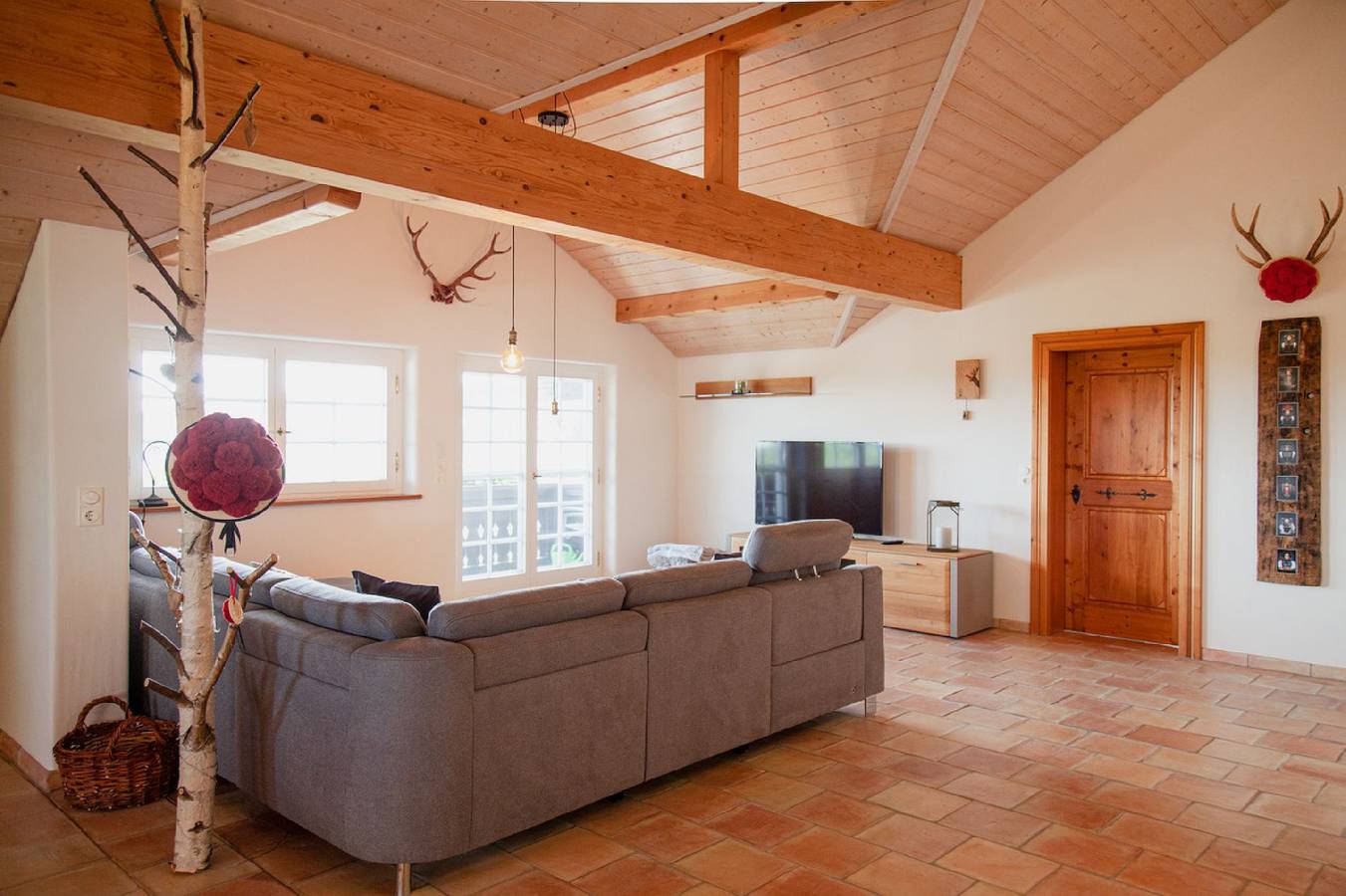 Ganze Wohnung, Ferienwohnung 'Hirsch-Lounge' mit Bergblick, Balkon und Wi-Fi in Höchenschwand, Südschwarzwald