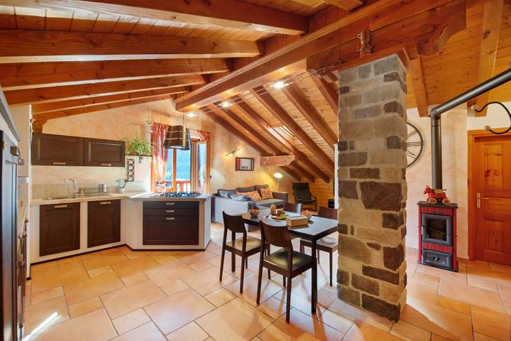 Gîte pour 4 personnes, avec balcon et jardin, animaux acceptés dans Issime