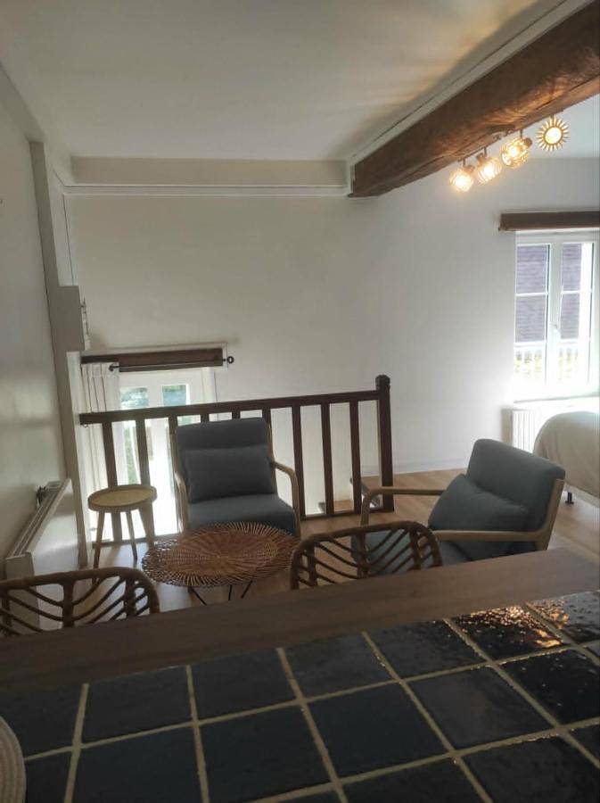 Gîte pour 2 personnes, avec Terrasse et Vue à Charnizay - 3