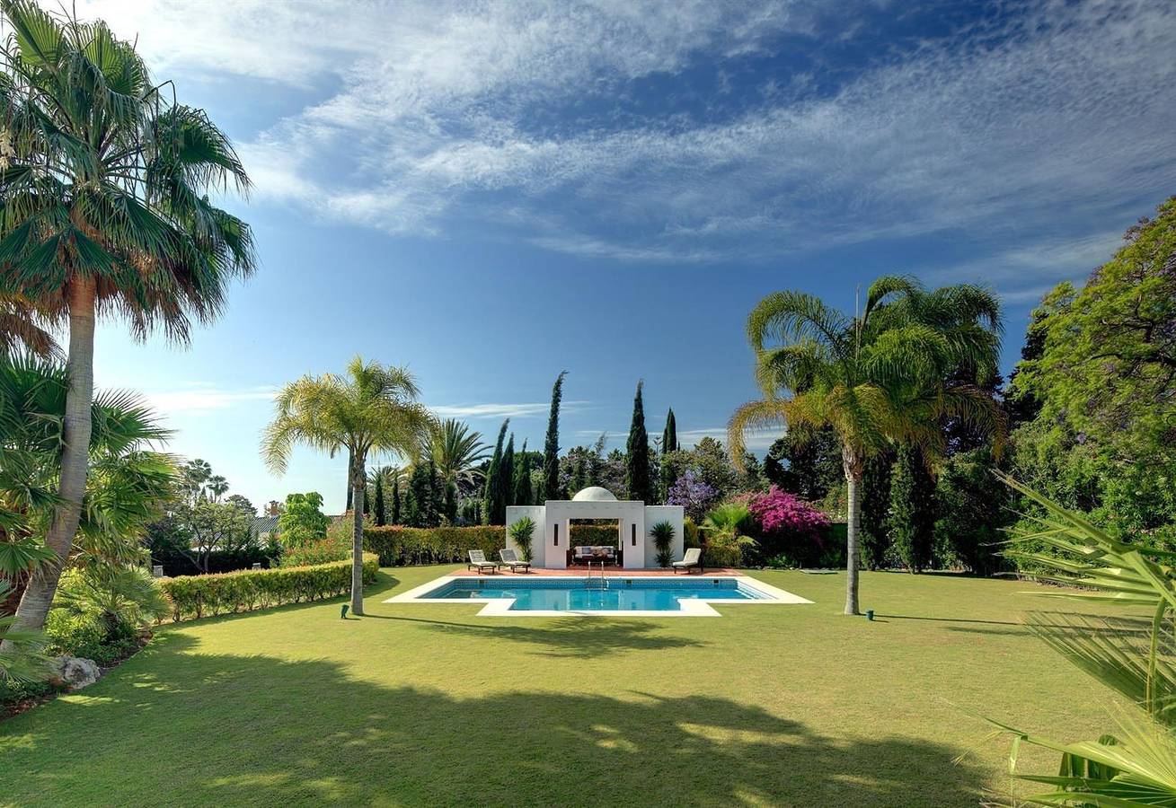 Villa Rio Verde / Puerto Banus / 6 Bdr in Marbella West, Marbella