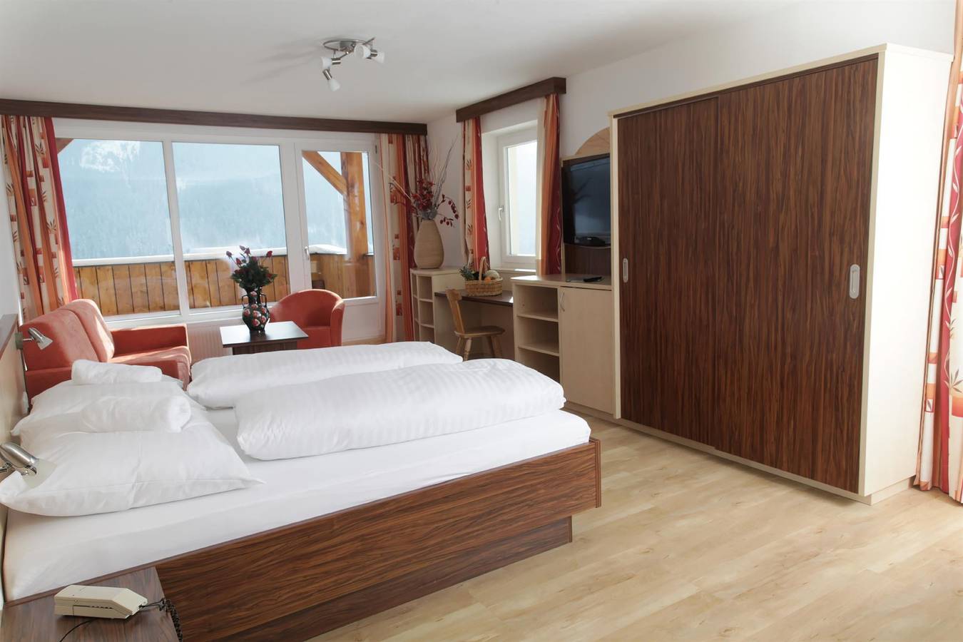 Romantik Suite Halbpension in Alpes de Gailtal, Obertilliach