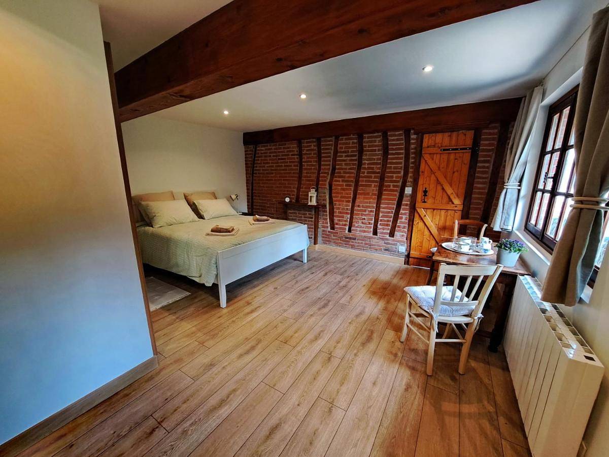 Double Room in La Calotterie, Région de Montreuil