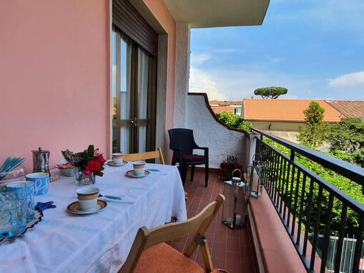 Gîte pour 5 personnes, avec balcon dans Torre del Lago Puccini